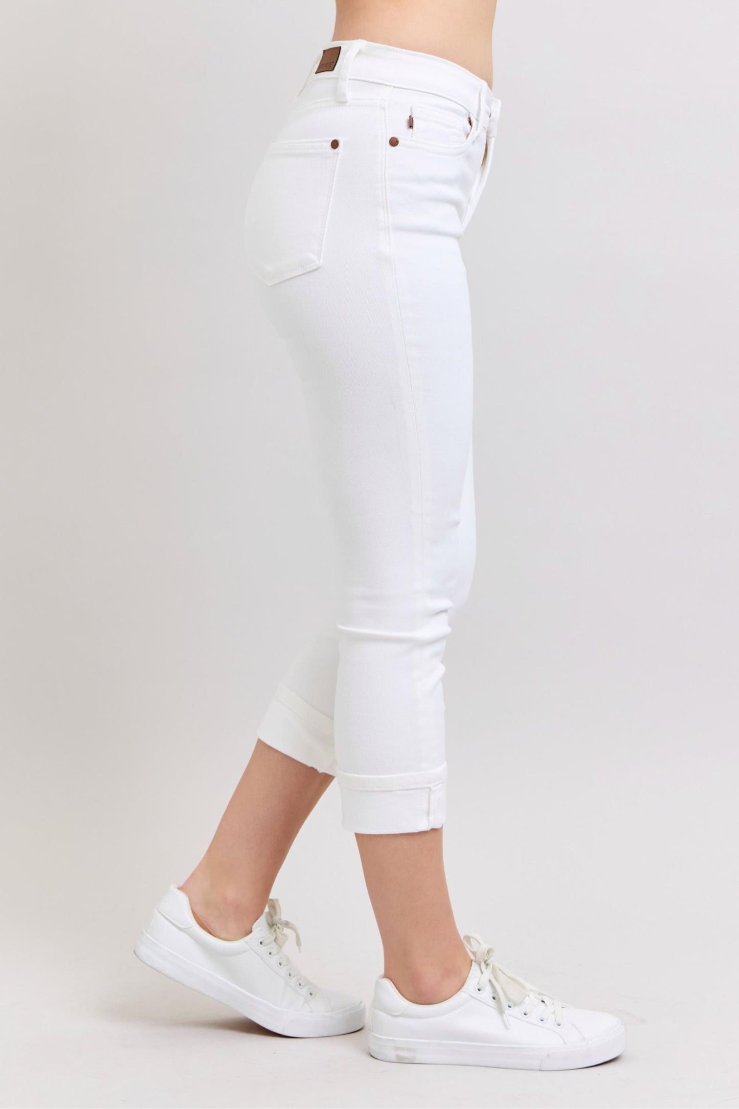 Crisp and Refreshing White Mid Rise Capris | Judy Blue White Mid Rise Capris