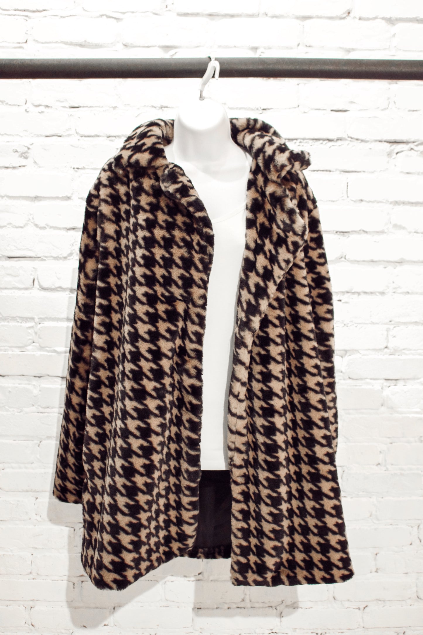 Listen to Your Heart Coat |Taupe Houndstooth Plush Coat Pockets
